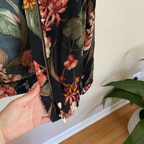 Gimmicks Floral Bomber - Picture 5 of 6